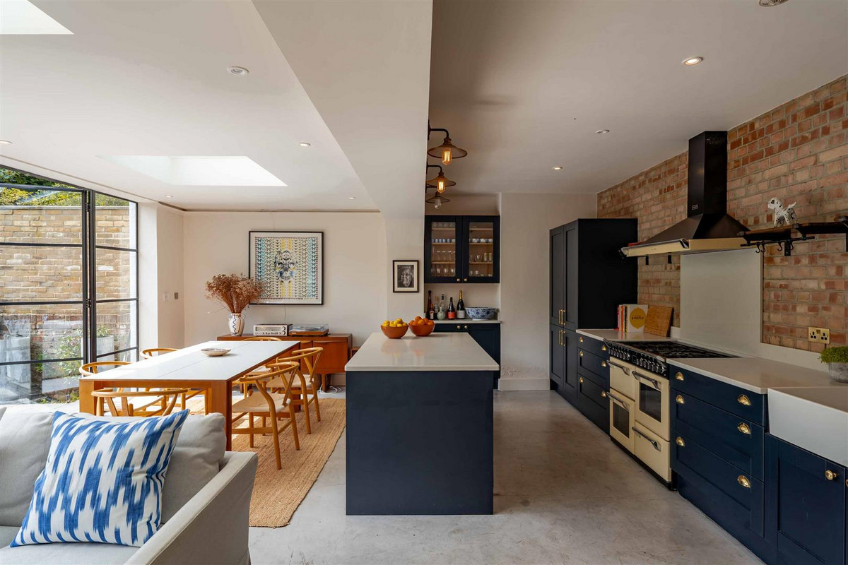 Brondesbury Villas