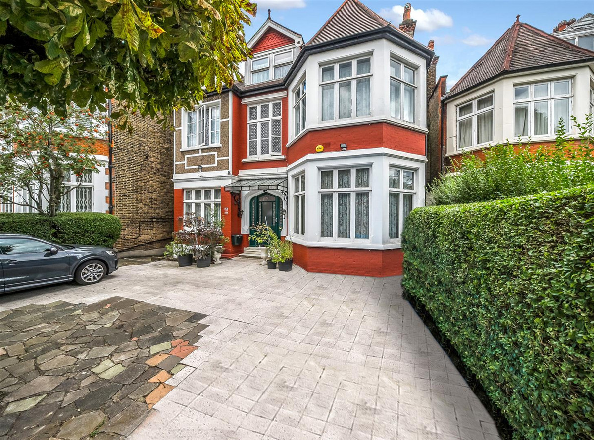 Mapesbury Road